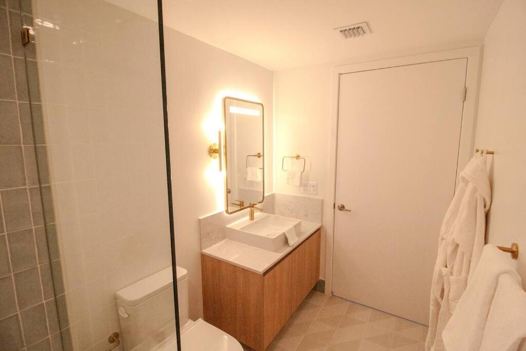 Apartment Stylish Oasis In Downtown *